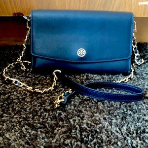 Black Tory Burch chain wallet crossbody bag!